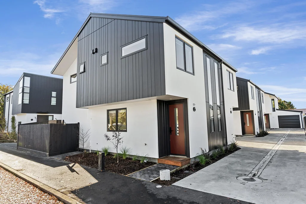 Addington 2房  Sunny Corner Unit - Move In Today