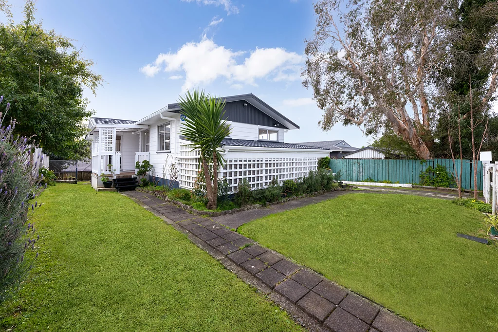 6 Aquarius Avenue, Glen Eden, Waitakere City, Auckland