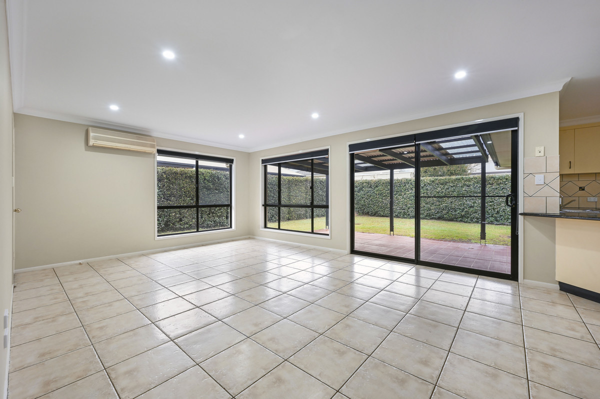 4 ETHAN ST, MIDDLE RIDGE QLD 4350, 0房, 0浴, House