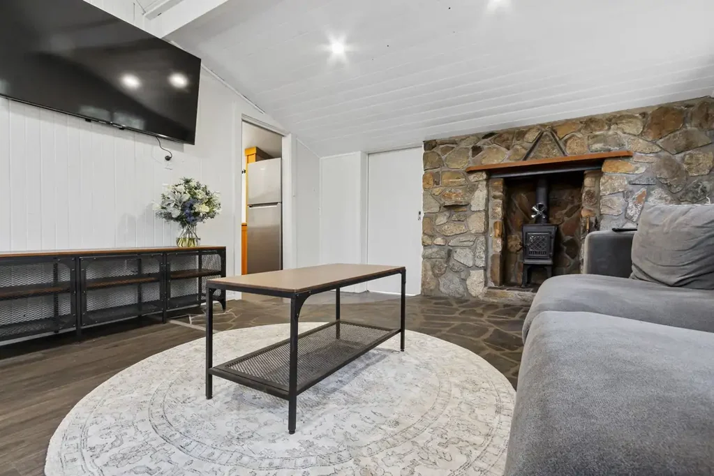 Cooma 3침실 Charming Stone Cottage