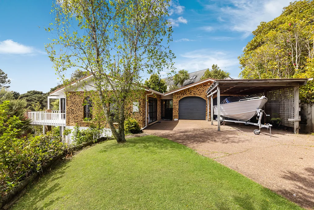 156 Chelsea View Drive, Chatswood, North Shore City, Auckland