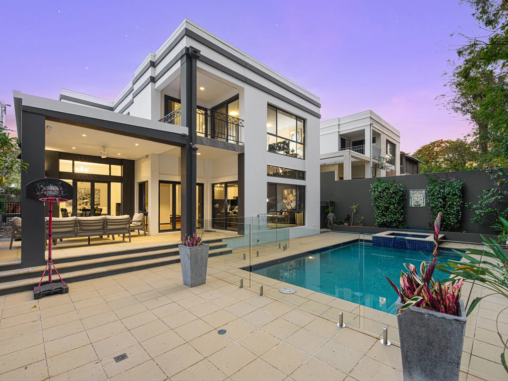 208 Hawken Drive, St Lucia, QLD 4067