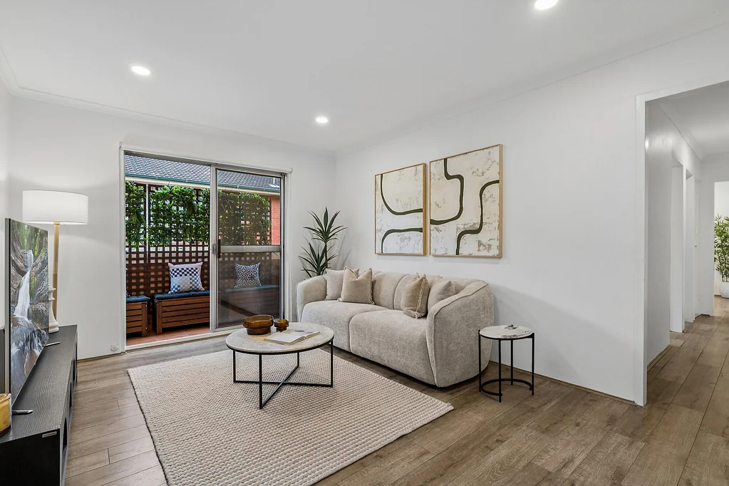 Lane Cove 2Phòng ngủ Enduring full brick quality quietly set yet footsteps to transport