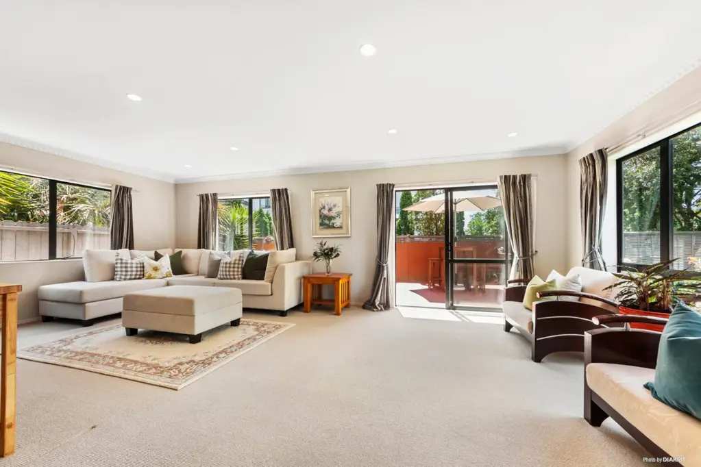 Bucklands Beach 4房  Urgent Sale - Ignore CV, Present all Offers!