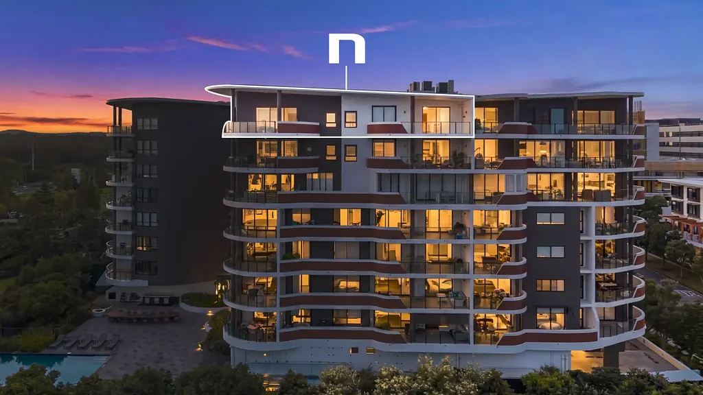 Birtinya 4ਬੈੱਡਰੂਮ LAKESIDE PENTHOUSE W/ SWEEPING OCEAN VIEWS