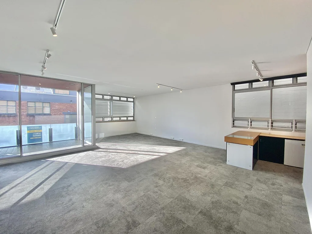 Auckland Central Bright contemporary office suite