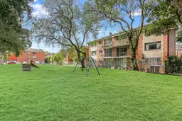 4/3 O'Rourke Crescent, Eastlakes