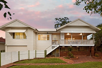 Indooroopilly 7 Slaapkamer Post-war Prestigious Dual-Lot Estate in the Heart of Indooroopilly