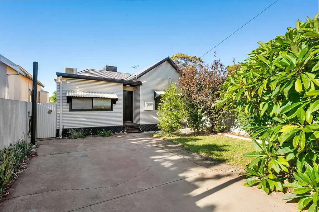 Lamington 3房  CHARACTER HOME + SPACE TO LIVE + LARGE SHED