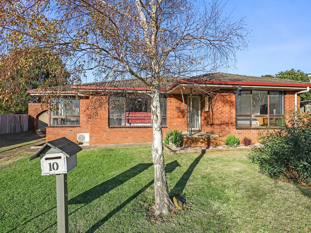 10 Anzac Avenue, Koroit, VIC 3282
