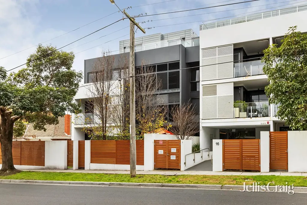 Bentleigh 2ਬੈੱਡਰੂਮ North facing living with a stunning courtyard in central Bentleigh