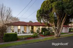 9 Canopus Drive, Doncaster East