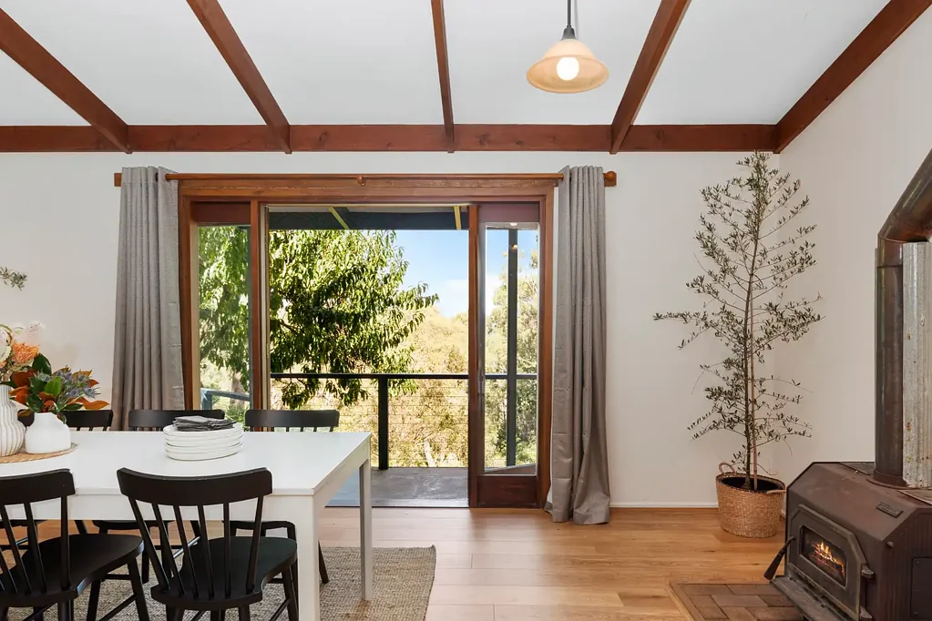 Upper Sturt 4房  An Upper Sturt sanctuary on a level of its own