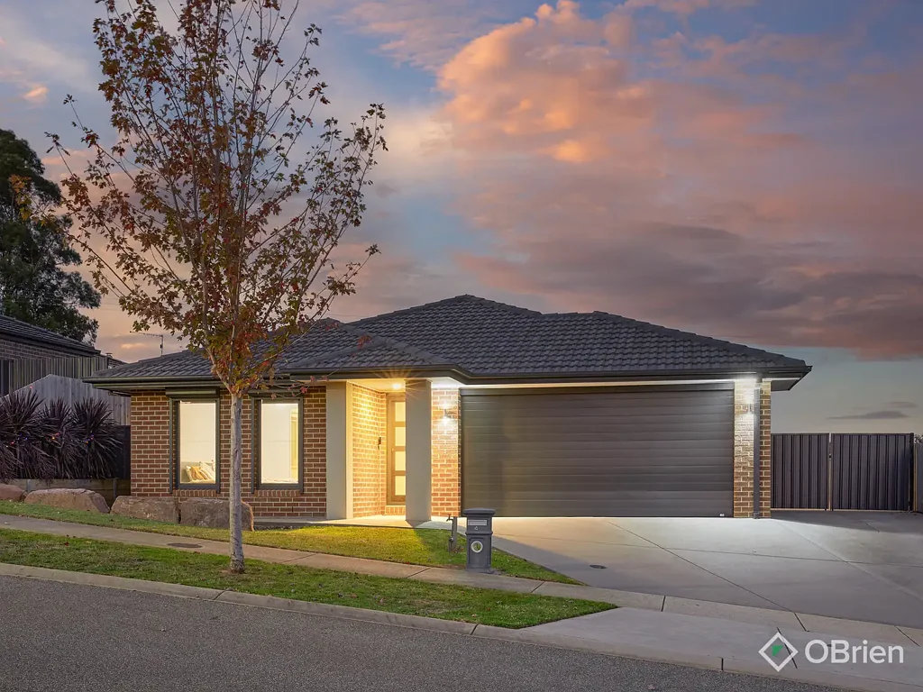 Drouin 4침실 Fantastic family home with side access