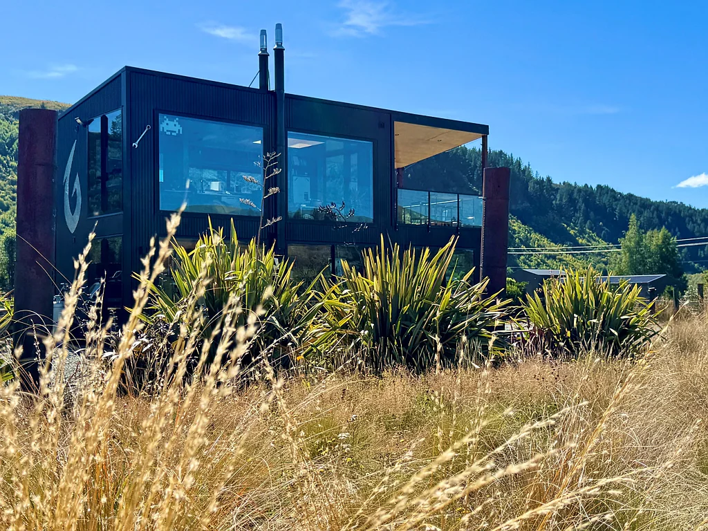 Lumsden Surrounds 1Habitaciones Crafted, Considered, Completely Unique