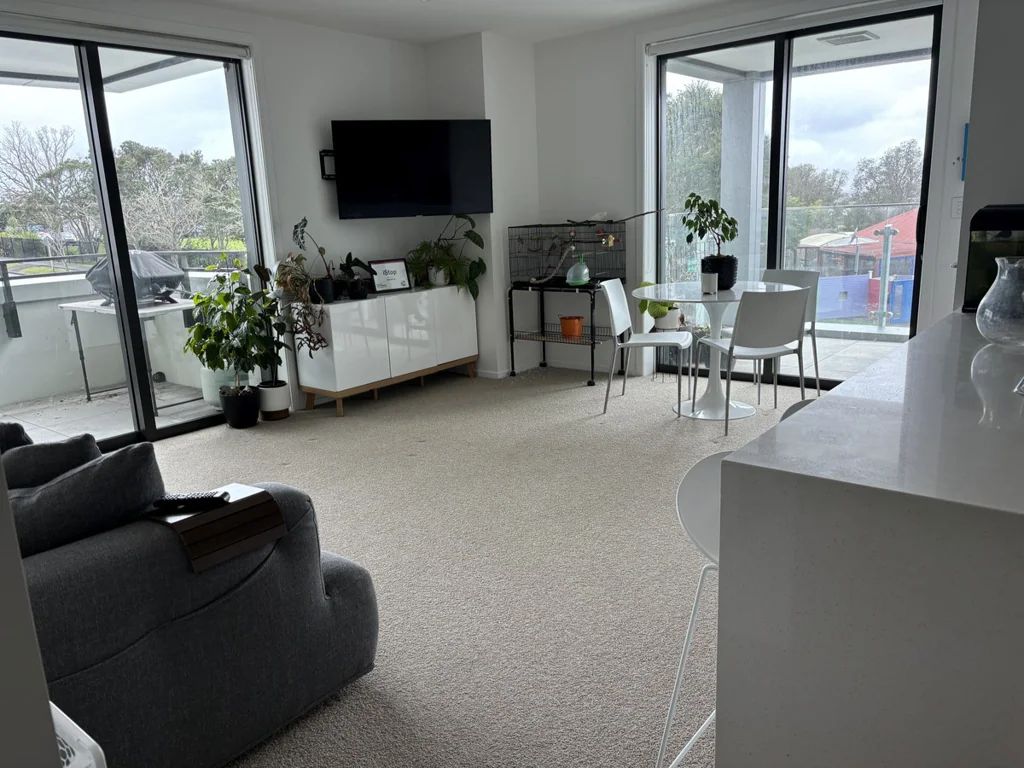 Apartment with Carpark