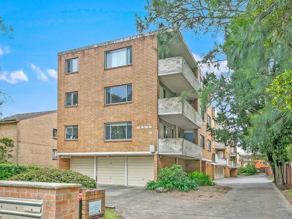 Neat | Convenient | Spacious Two-Bedroom Unit in Meadowbank