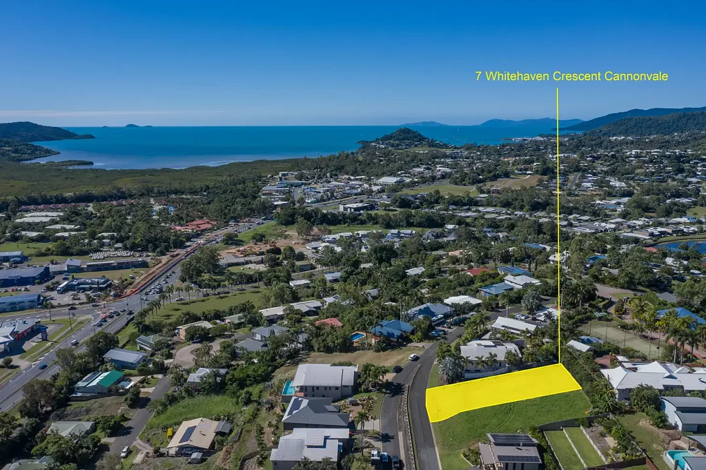 7 Whitehaven Crescent, Cannonvale, QLD 4802