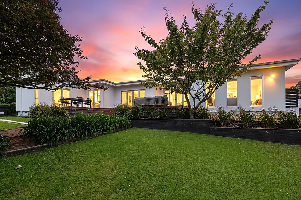 Opawa 4غرفة نوم A Location to Love a Hidden Oasis on Locarno