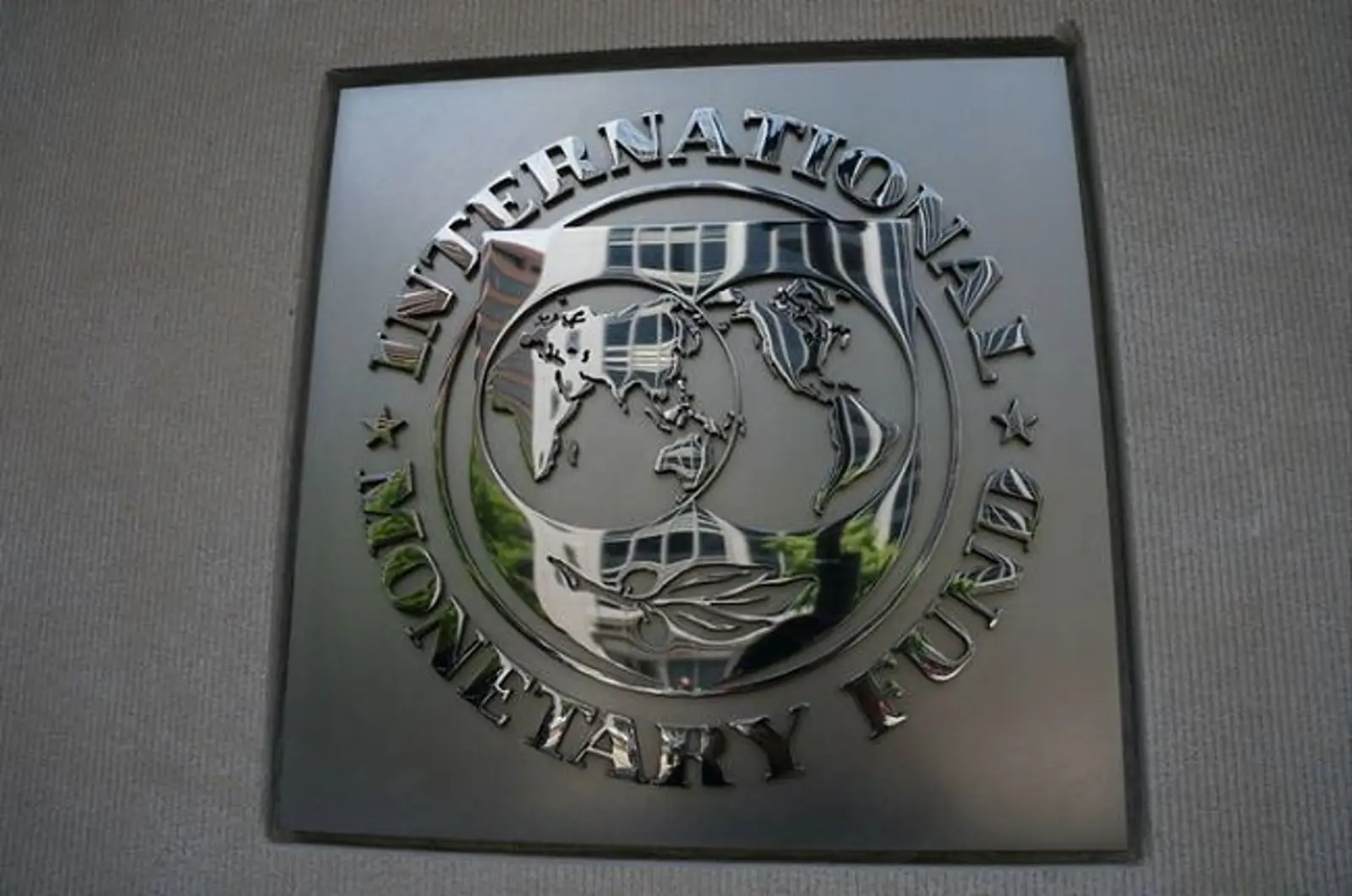 IMF总裁：预计今年经济负增长 呼吁减轻穷国债务