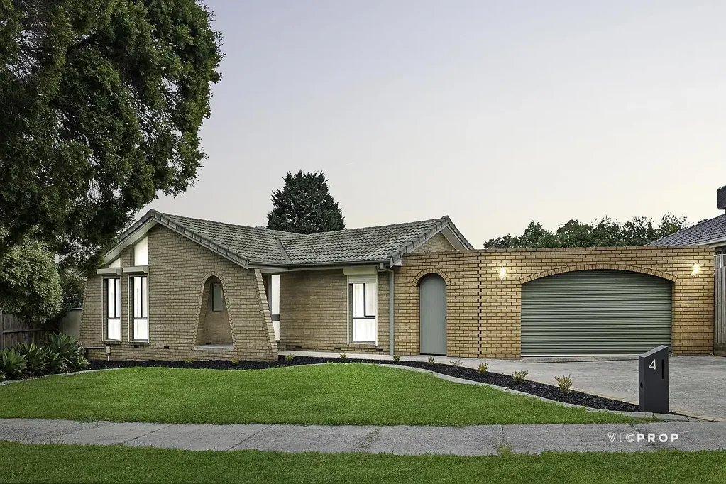 Mill Park 4બેડરૂમ STYLISHLY RENOVATED FAMILY LIVING IN A PRIME SETTING