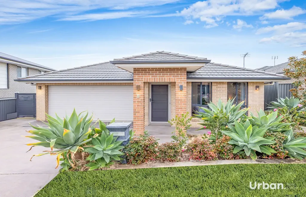Gregory Hills 4 Slaapkamer A Move-In Ready Home in a Thriving Gregory Hills Locale - Not to Be Missed