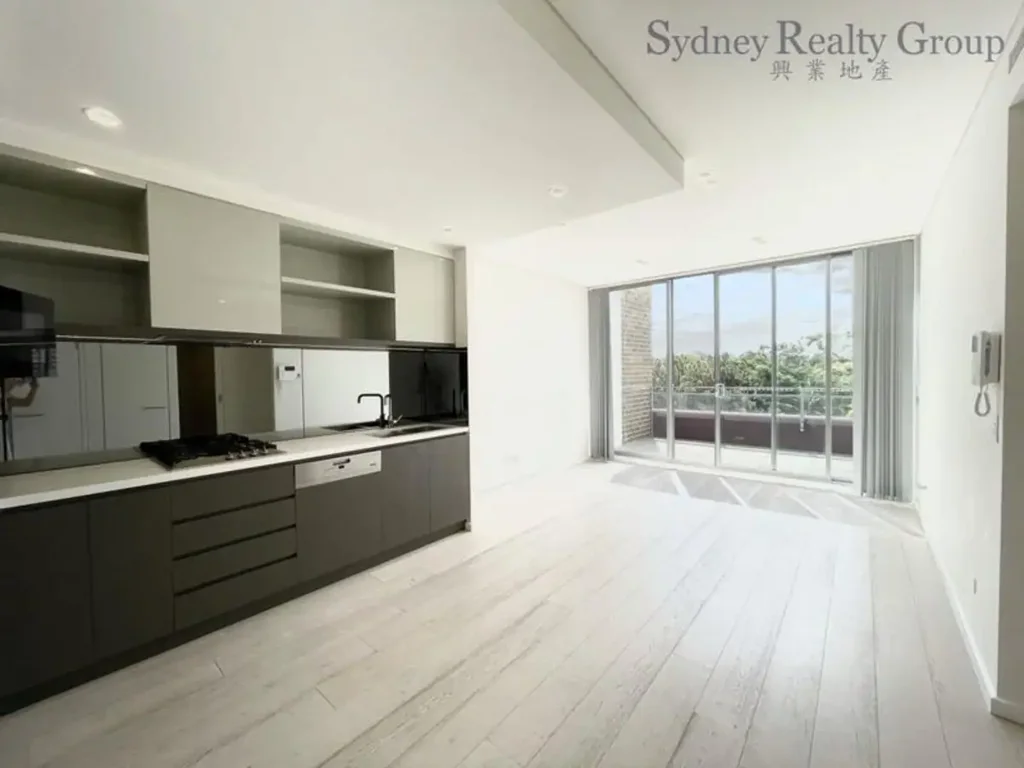 NEAR NEW TWO BEDROOMS APARTMENT IN HEART OF NEWTOWN