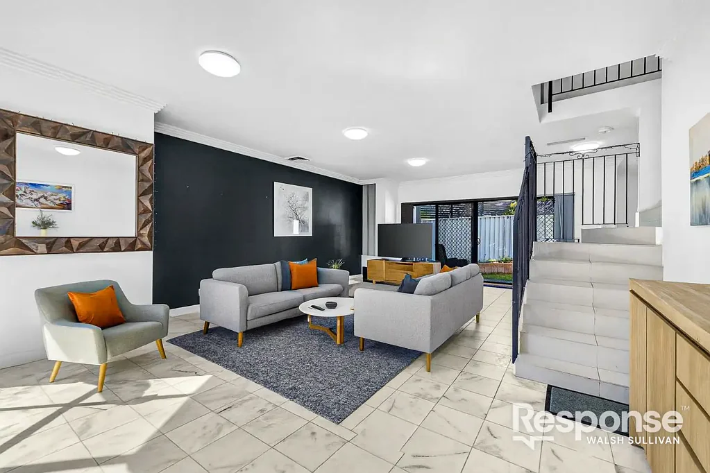 Baulkham Hills 8Zimmer Two Duplexes in One - Ideal for Investors or Large Families