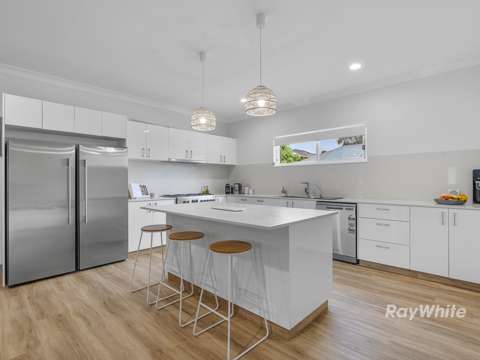 Mollymook Beach 4 Bedroom PERFECT FOR EXTENDED FAMILY OR PAYING GUESTS!