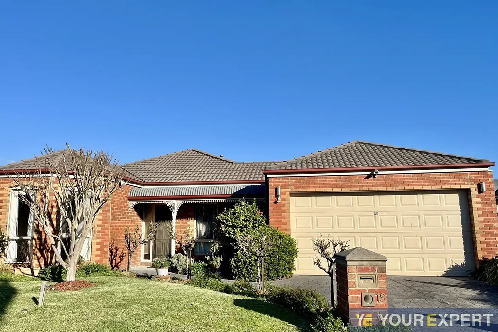 Spacious Family Living with Two Large Living Areas & Covered Alfresco