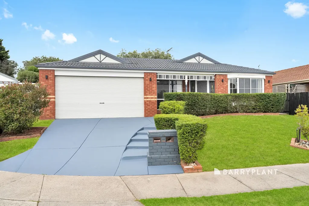 30 Broome Crescent, Cranbourne North, VIC 3977