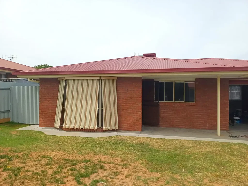 Beautifully Renovated Unit in a Quiet Court