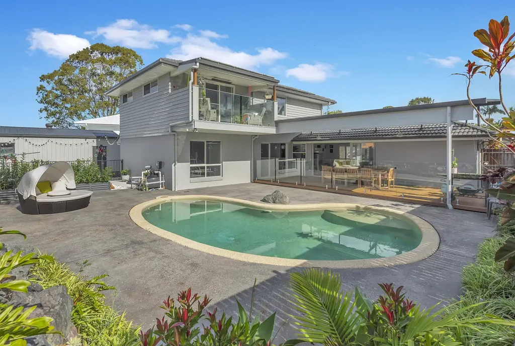Sippy Downs 6 Bedroom A Rare Find for Families Who Want It All