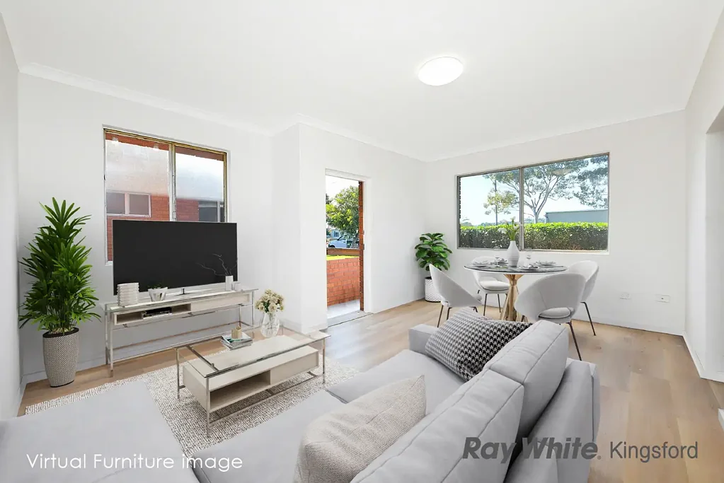 Renovated Two Bedroom Apartment With Lock Up Garage