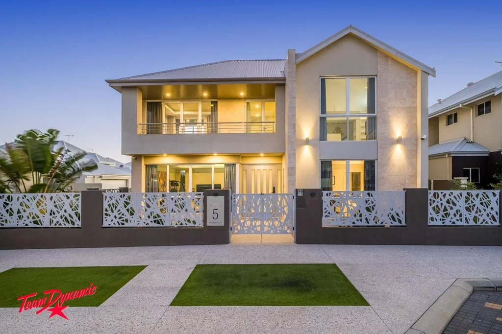 Hillarys 4 Bedroom LUXURY LIVING