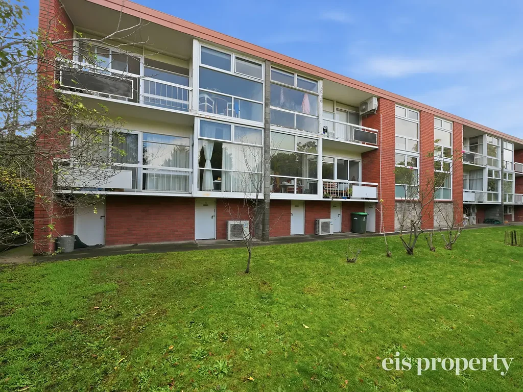 New Town 1कमरा Affordable Entry into a Prestigious New Town Address