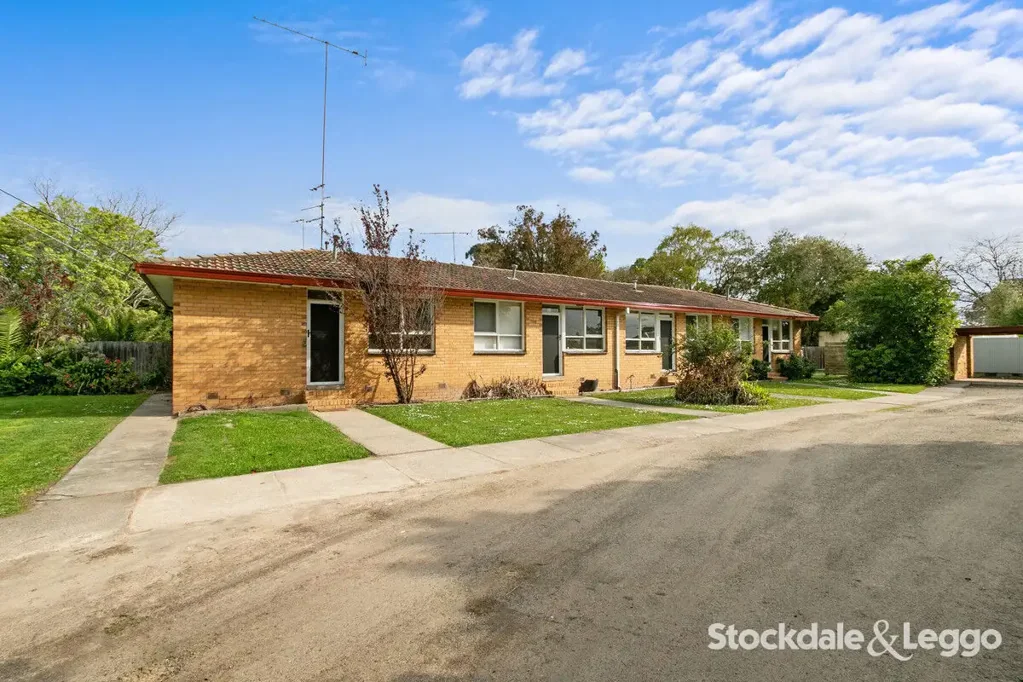RENOVATED ONE BEDROOM UNIT - AVAILABLE NOW!