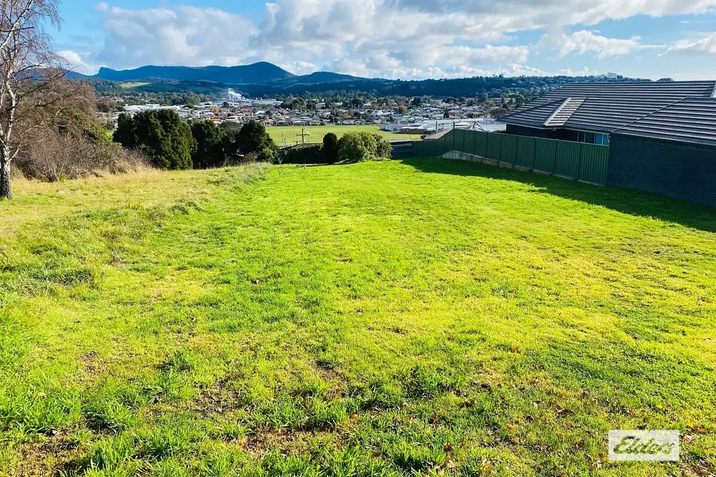 Ulverstone RESIDENTIAL BLOCK WITH AMAZING VIEWS!