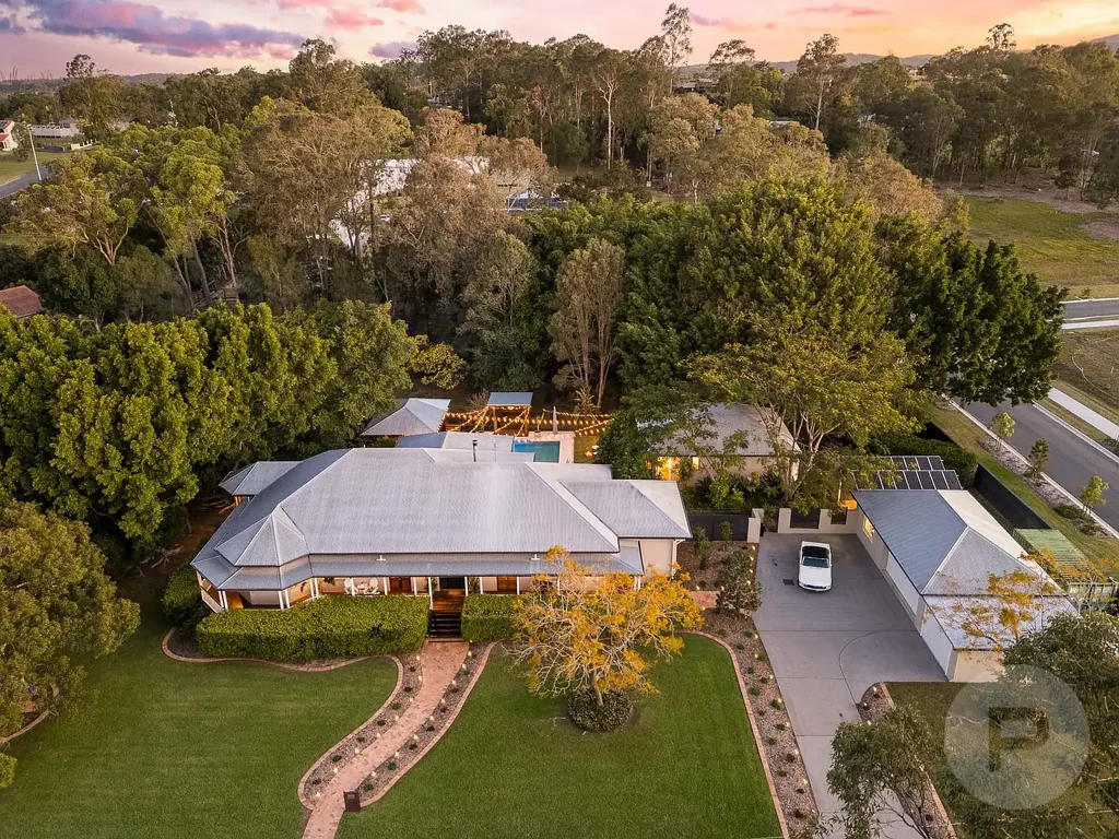 Warner 6 Bedroom Free-Range Living with Diana Ross & the Supremes – Your Backyard Just Got Famous