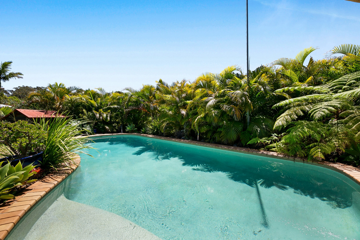 26 CORNWALL DR, ELANORA QLD 4221, 0 Bedrooms, 0 Bathrooms, House