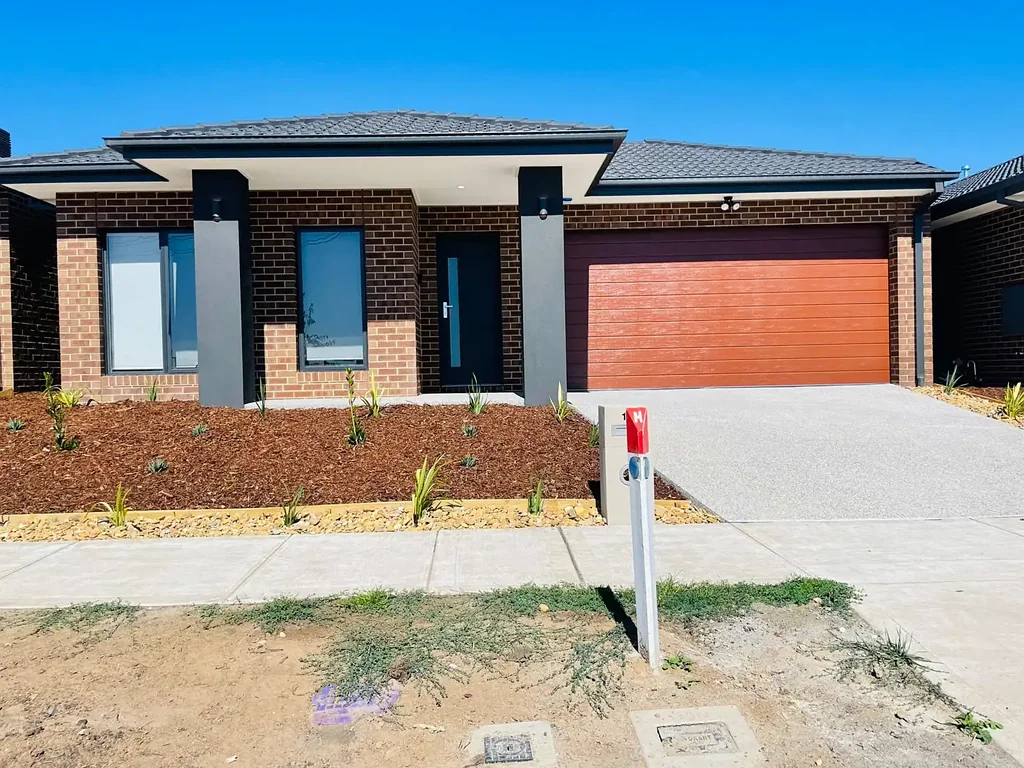 Spectacular Spacious Family Living !