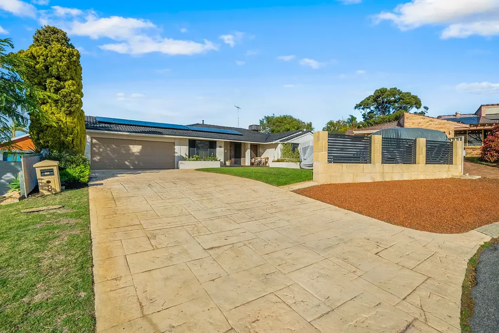 Halls Head 4部屋 Large family home packed with space & practicality.
