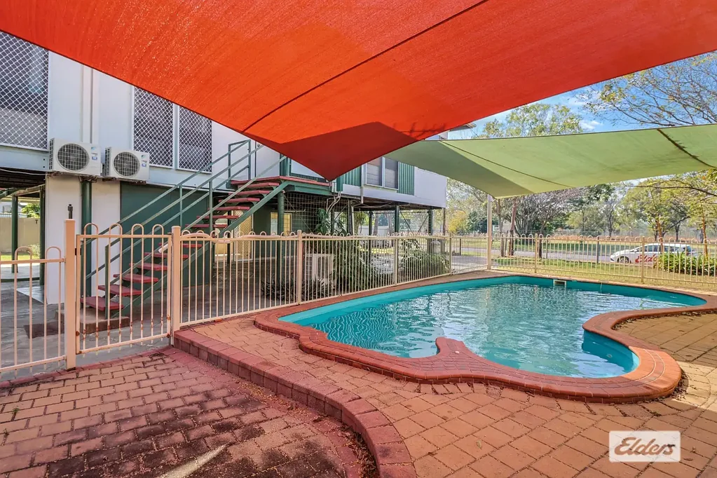 Katherine 5બેડરૂમ Versatile Elevated Living with Pool & Self-Contained Space!