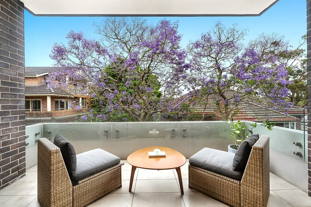 Modern North-Facing Apartment in the Heart of Gordon