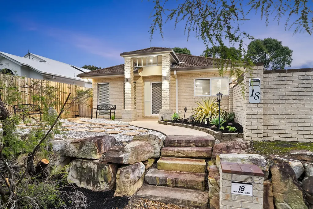 18 Tuckeroo Parade, North Lakes, QLD 4509