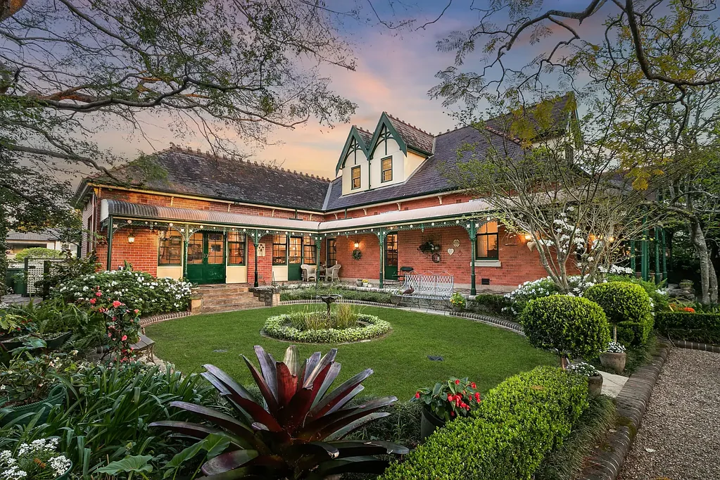 REELY HOUSE C1891 – Timeless Family Sanctuary