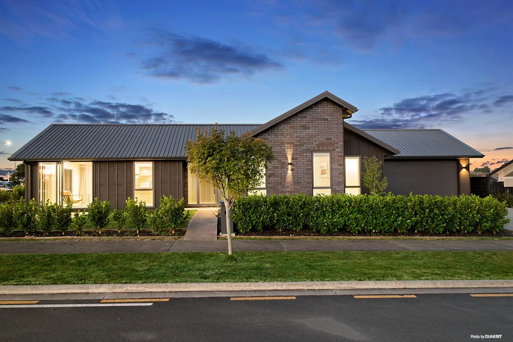 Paerata 4chambre Contemporary Style. Family Living. Love the Lo...
