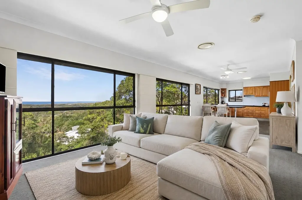 Yaroomba 4غرفة نوم Elevated Family Living with Spectacular Coastal Views