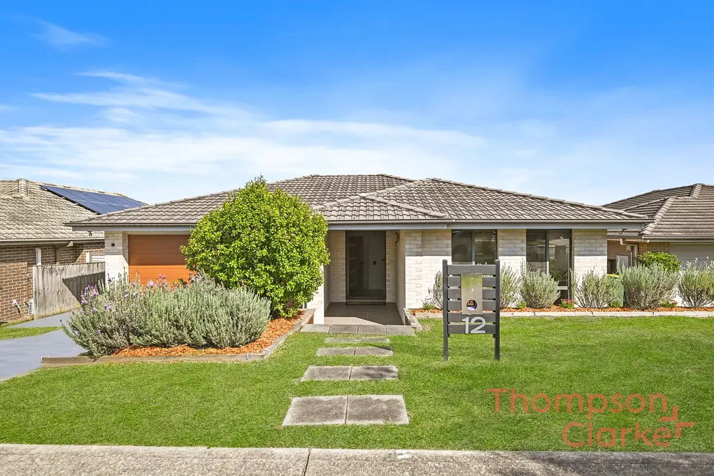 Gillieston Heights 4 Bedroom Modern Family Living with Space, Style and Comfort