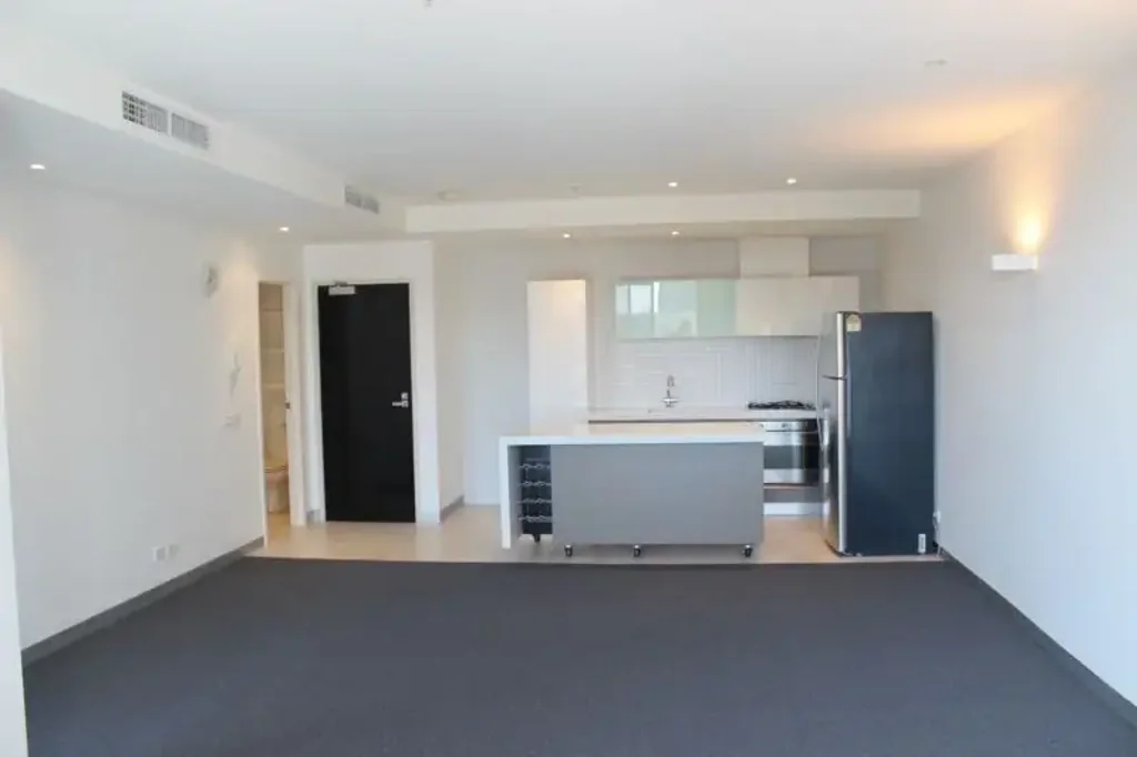 Beautiful Two bedroom Apartment Close to Melbourne CBD!